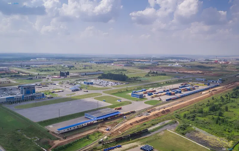 Satellite image of the 'Alabuga' industrial zone showing the new expansion of the 'Shahedov' plant, with containers, railway tracks and construction sites visible