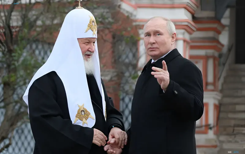 Патриарх Кирилл и Владимир Путин на встрече, обсуждающие вопросы, связанные с санкциями и международной политикой