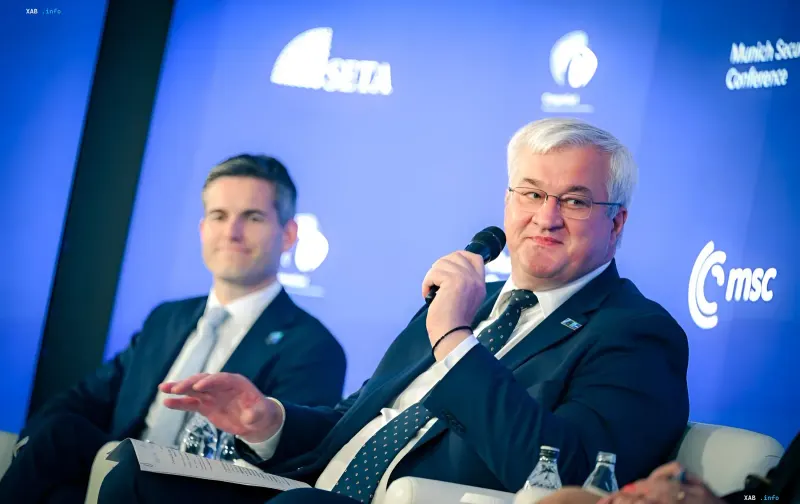 Міністр закордонних справ України Дмитро Кулеба на Мюнхенській конференції з безпеки, де анонсував візит до Китаю та закликав до миру
