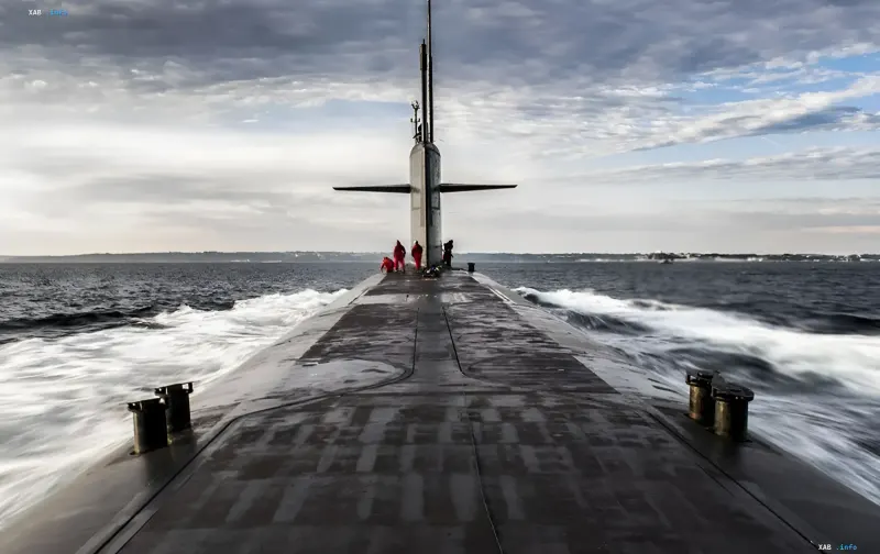 Französisches Atom-U-Boot auf See, das die nukleare Abschreckung und die Verteidigungszusammenarbeit zwischen Polen und Frankreich symbolisiert