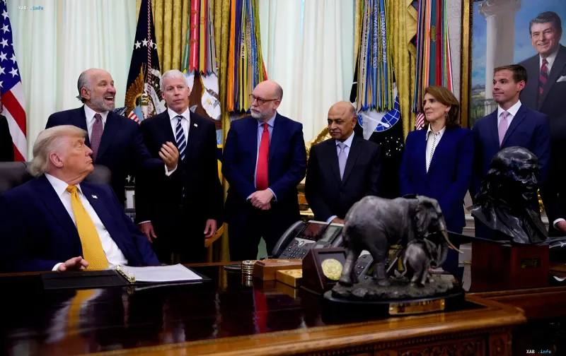 Donald Trump und seine Berater diskutieren Details des neuen Sanktionsgesetzes gegen Russland 2026 im Oval Office