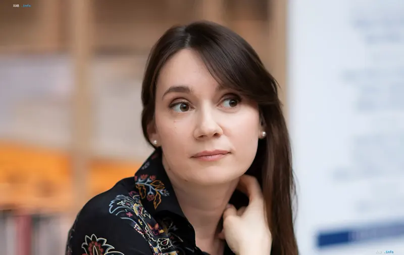 Ksenia Fedorowa, ehemalige Chefin von RT France, unter Hausarrest in Paris wegen Destabilisierung