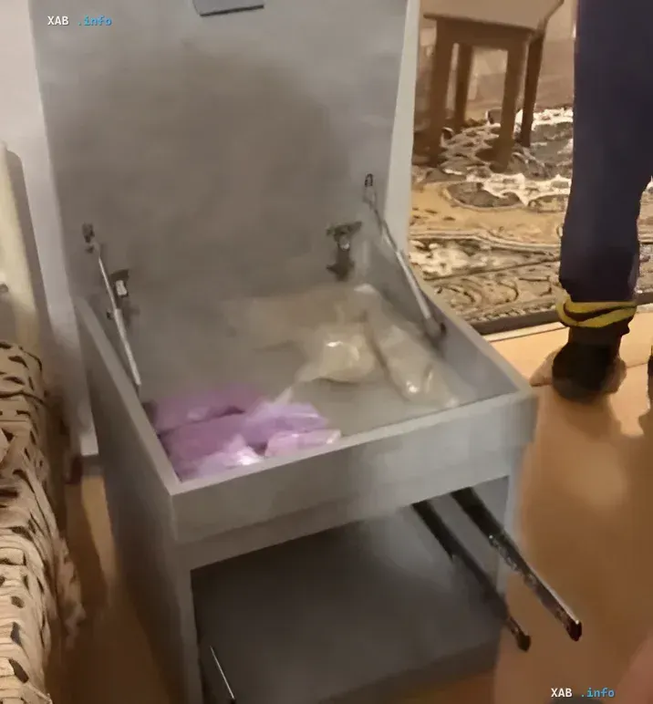Cocaine packages seized by SBU, found in a hidden compartment of furniture