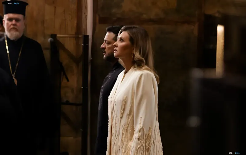 Elena Zelenska in a white LITKOVSKA dress with wheat field embroidery symbolizing 35 years of Ukraine's independence