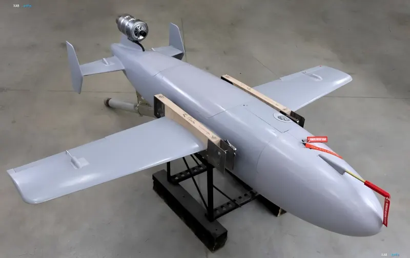 Strahl-Drohne „Bars“ mit Tragflächen und Heckturbine, Kampfkopf bis 60 kg