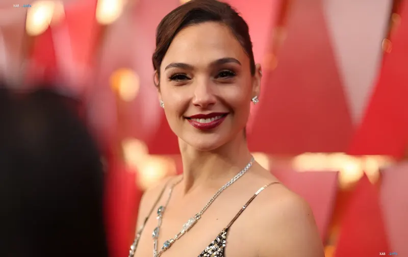 Gal Gadot in a sparkling dress by Ukrainian brand J'amemme at the premiere of the thriller 'Run!'