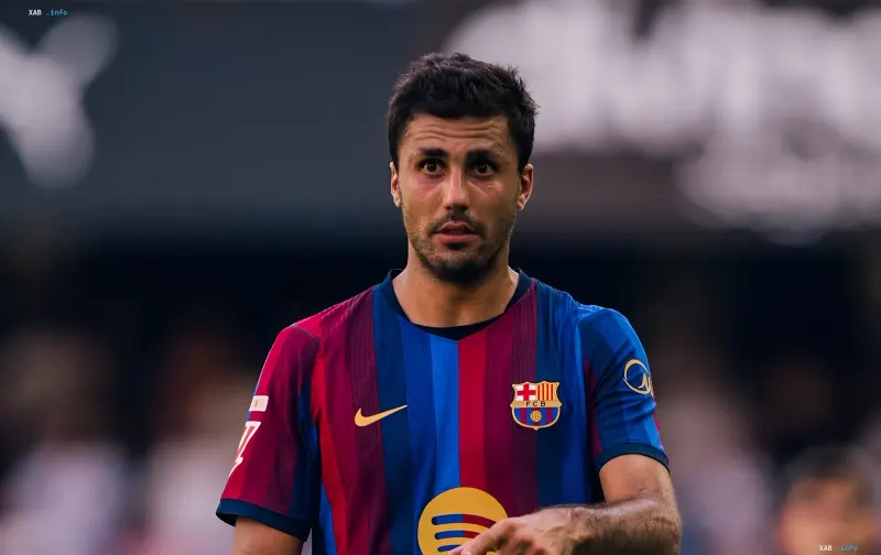 Rodri in a Barcelona kit — the player who called Valencia a weak team and had to apologise to Carlos Corberan