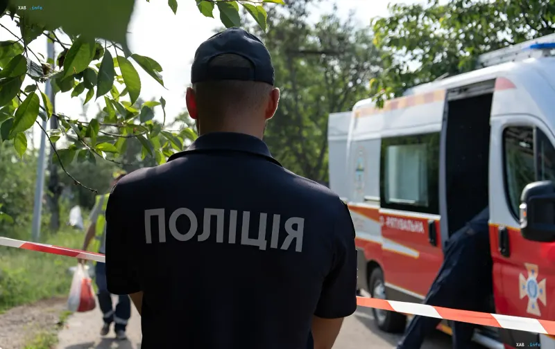 Полиция и скорая помощь на месте ДТП с участием служебного автомобиля ТЦК на Волыни
