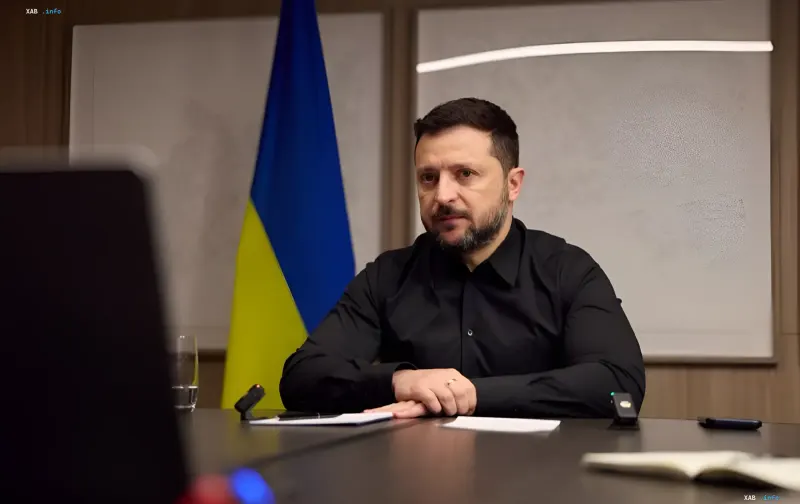 Selenskyj am Verhandlungstisch beim JES 2026 mit ukrainischer Flagge im Hintergrund – Debatte über die Blockade des Getreidekorridors im Schwarzen Meer