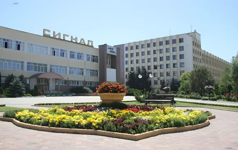 KRET concern production complex with 'SIGNAL' signage: a Rostech subsidiary from the GUR list