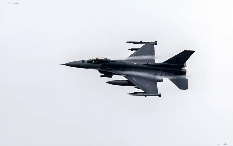 Німецький винищувач Eurofighter Typhoon у польоті, який Німеччина направить до Латвії для прикриття повітряного простору під час парламентських виборів