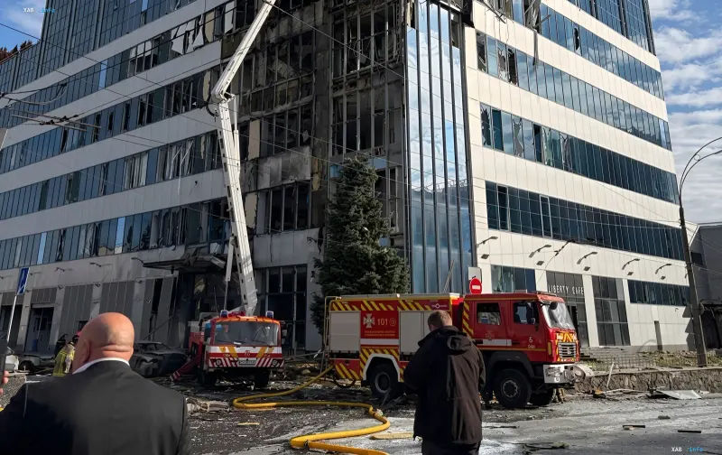 Zerstörtes Incom-Geschäftszentrum in Kiew nach Drohnenangriff