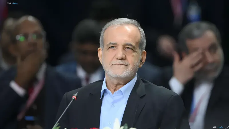 Der iranische Präsident Masoud Pezeschkian spricht am UN-Rednerpult in New York