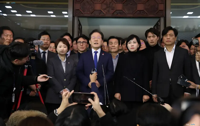 South Korean President Lee Myung-bak