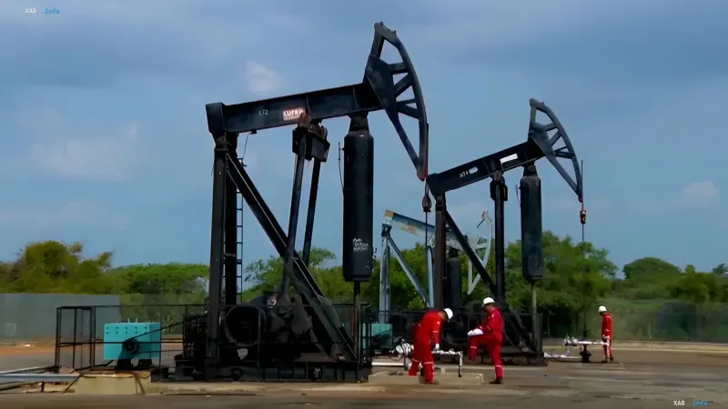Oil production at a drilling rig in Venezuela