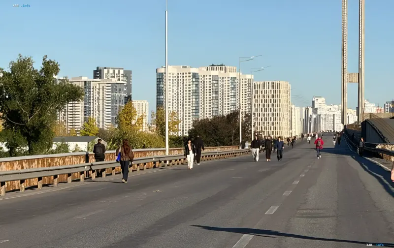 Blocked Pivdennyi Bridge in Kyiv after Russian shelling