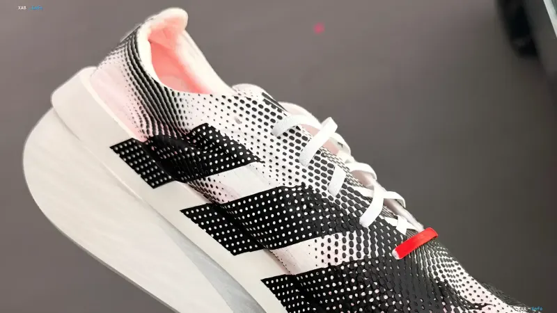 Прототип кроссовок Adidas Adizero Gearshift с регулируемой жесткостью