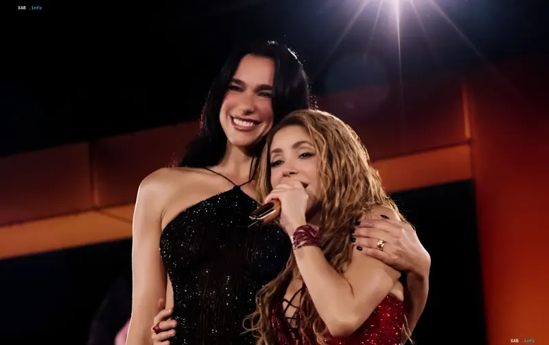 Shakira und Dua Lipa auf der Bühne während ihres gemeinsamen Auftritts in Madrid