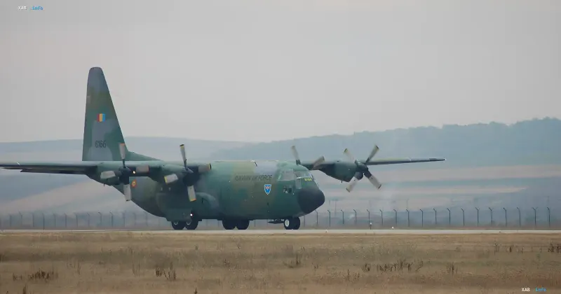 Militärtransportflugzeug C-130H Hercules der US- und rumänischen Luftwaffe