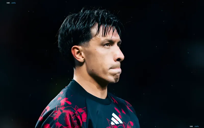 Footballer Lisandro Martinez with a serious expression on his face on the pitch