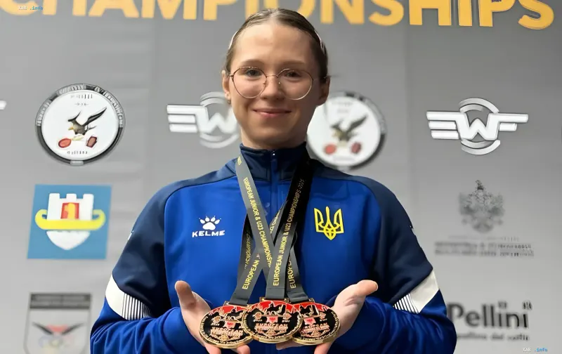 Украинская тяжелоатлетка Ольга Ивженко с тремя золотыми медалями на чемпионате Европы U23
