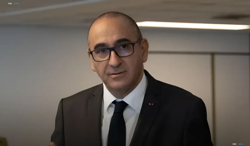 Der franzoesische Innenminister Laurent Nunez im dunklen Anzug mit Brille