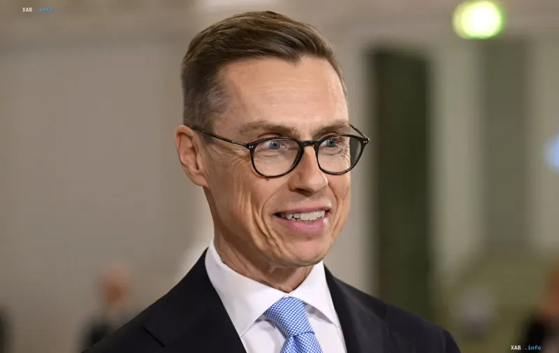 Президент Финляндии Александр Стубб выступает на пресс-конференции
