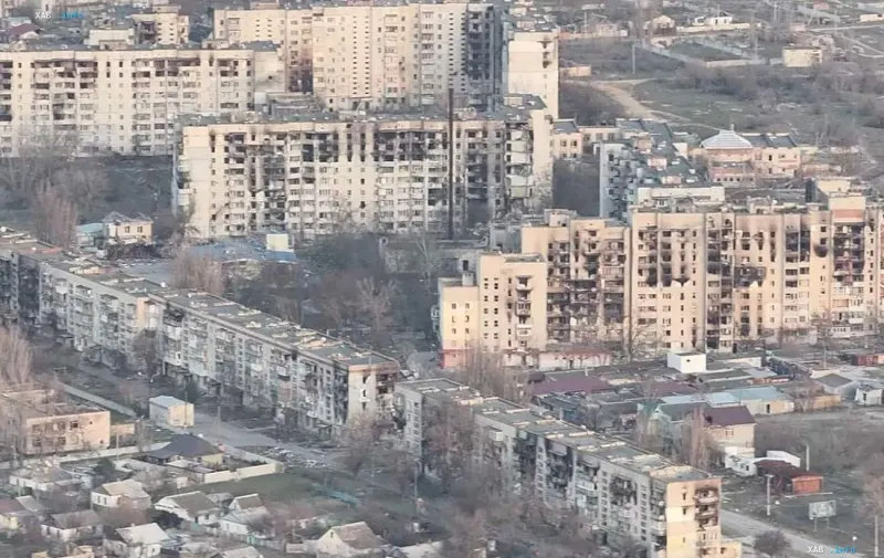 Разрушенные многоэтажные жилые дома в Олешках Херсонской области с высоты птичьего полета