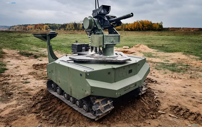 Военный наземный робототехнический комплекс GEREON с боевым модулем Шабля на полигоне