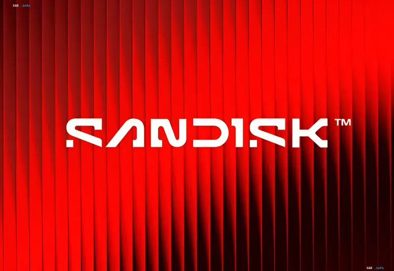 Sandisk-Logo vor einem roten, vertikal strukturierten Hintergrund