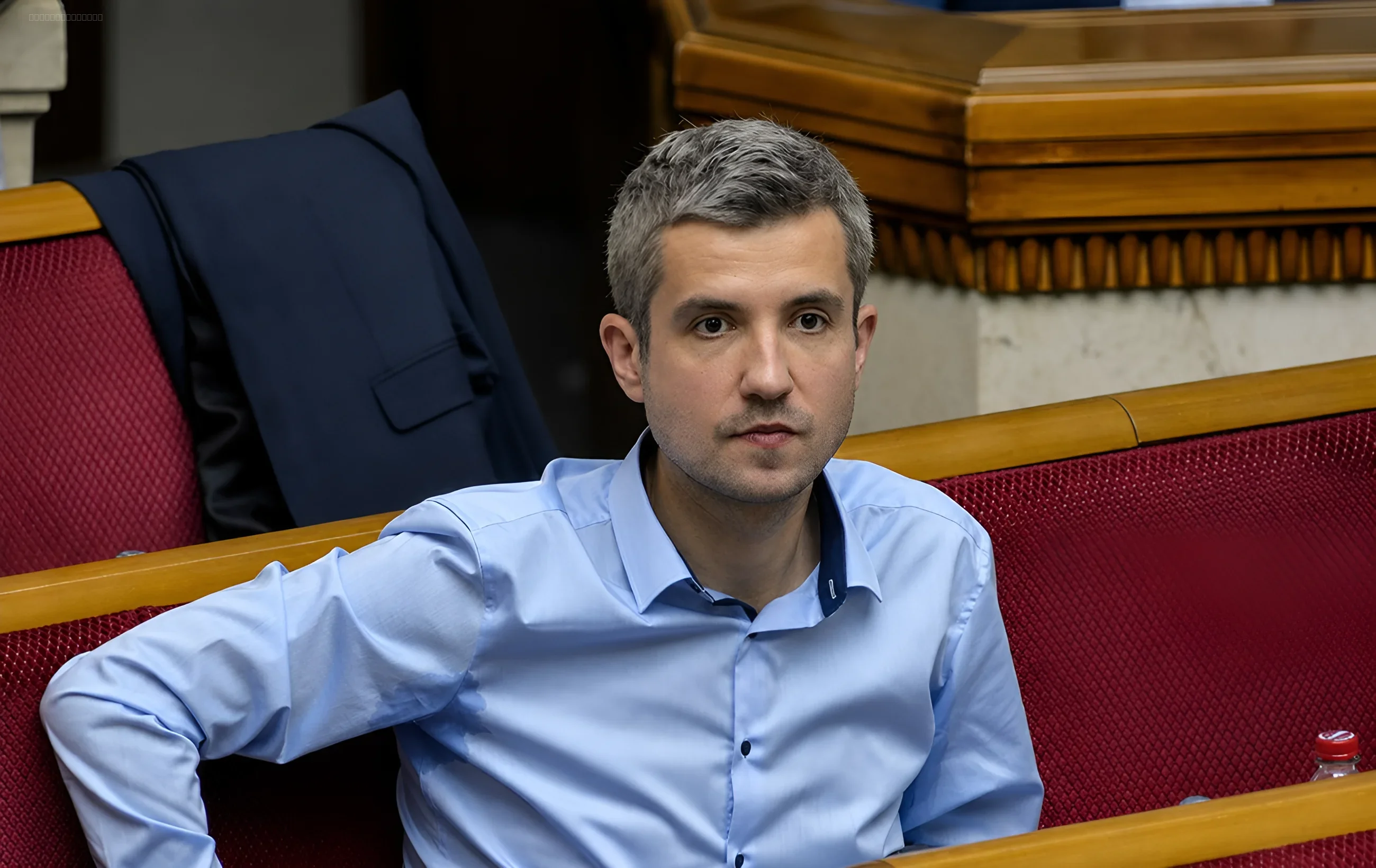 Народный депутат Владимир Цабаль во время заседания Верховной Рады Украины