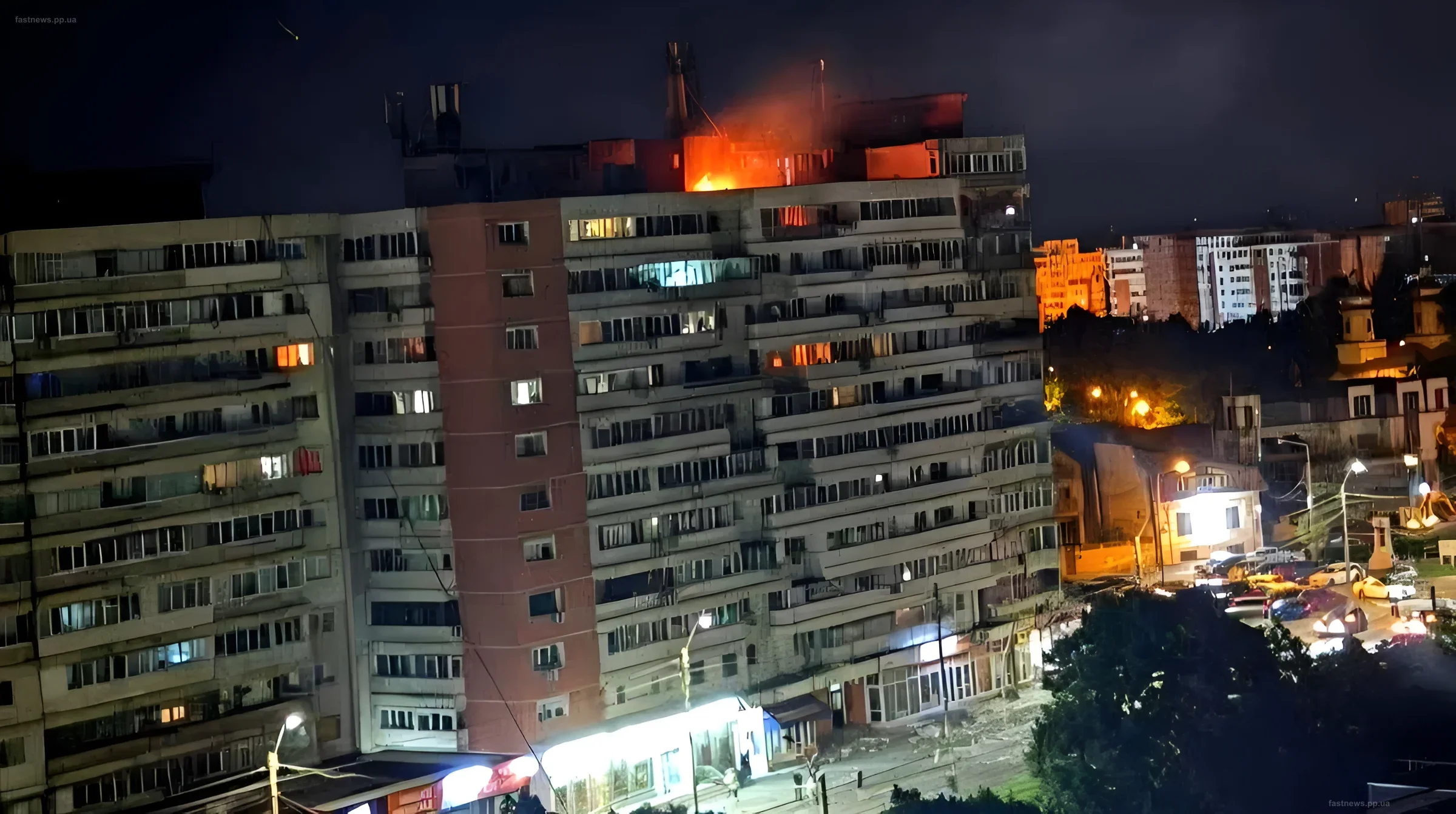 Ночной пожар на крыше жилого дома в Галаце после падения российского дрона