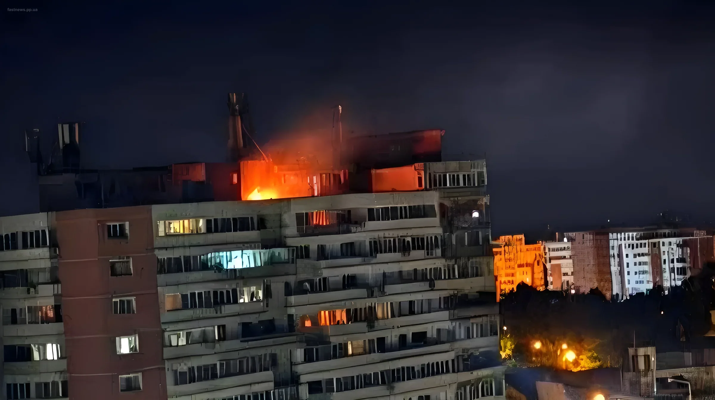 Fire in a high-rise residential building in Galați after a drone attack at night