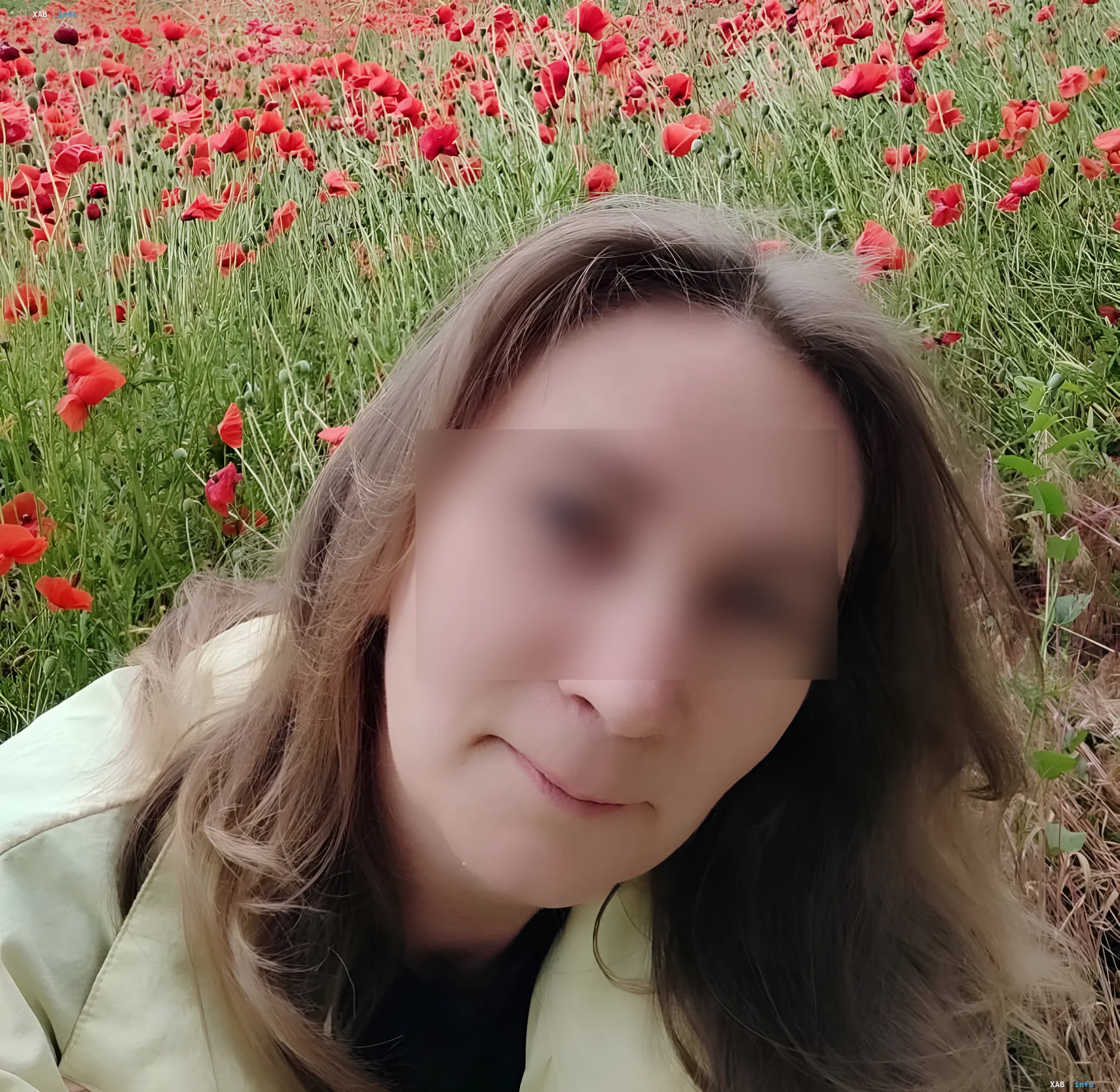 Женщина в поле маков: символ природы против политики в харьковском парке