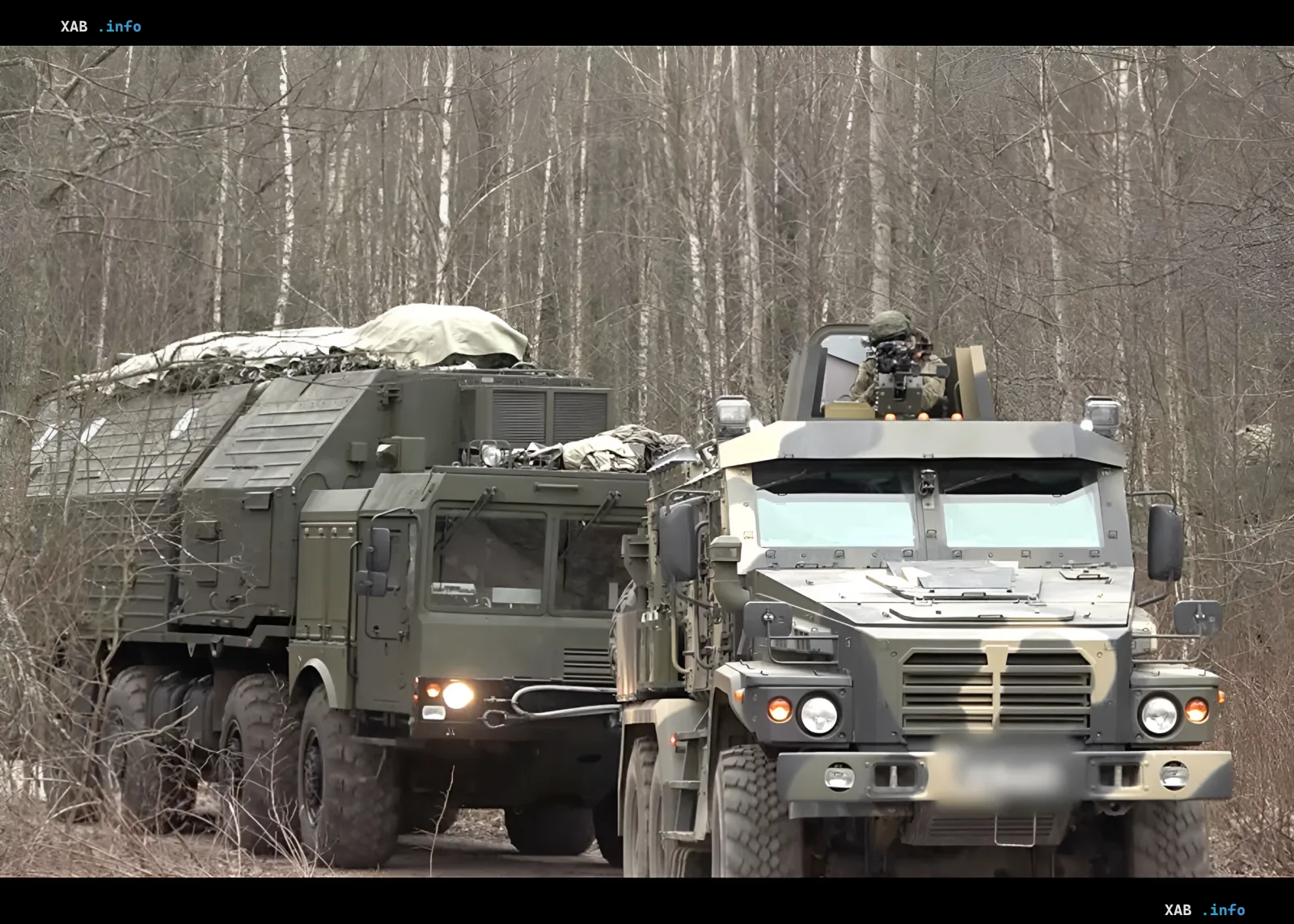 Военные грузовики с ракетным комплексом «Орёшник» в лесу на территории Беларуси