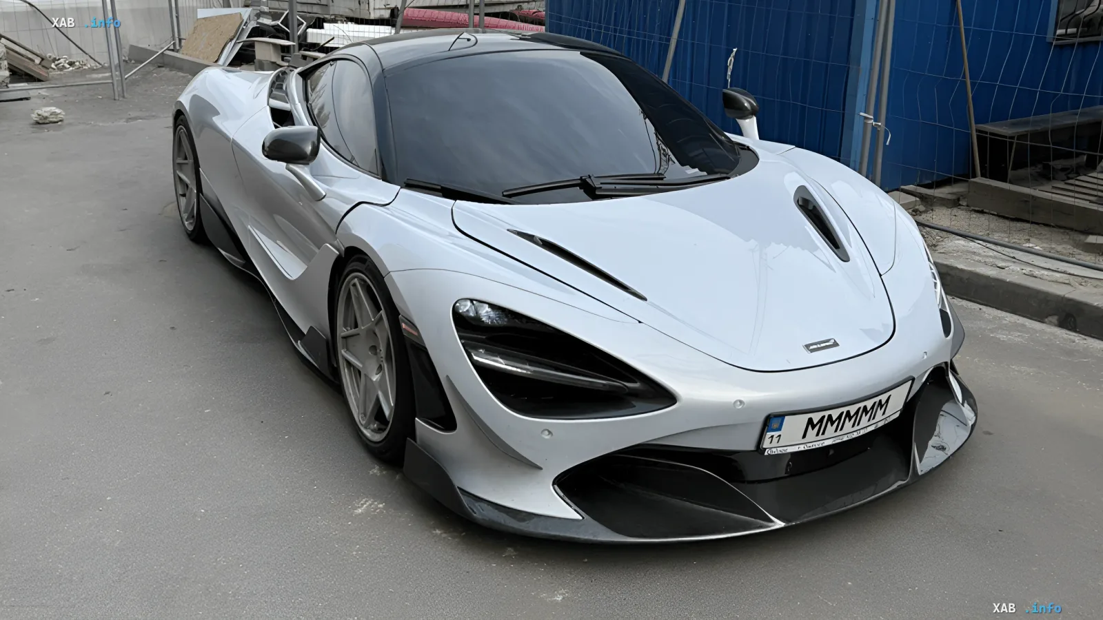 Белый McLaren P1 на улицах Одессы: самый быстрый суперкар в Украине с потенциалом 340 км/ч