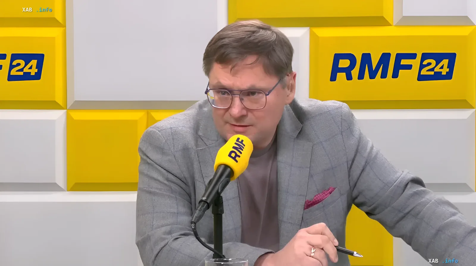 Polnischer Politiker nennt Bedingungen für die Ukraine in RMF24 Polnischer Politiker im RMF24-Studio diskutiert Bedingungen für die Ukraine, einschließlich EU-Beitrittsblockade und Kreditstornierung.