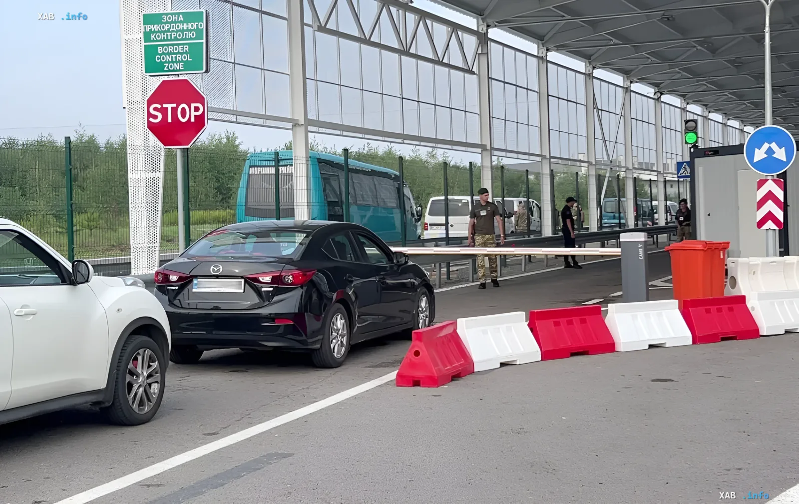 Vehicles at border control: Ukraine's MIA lists real reasons for exit denial