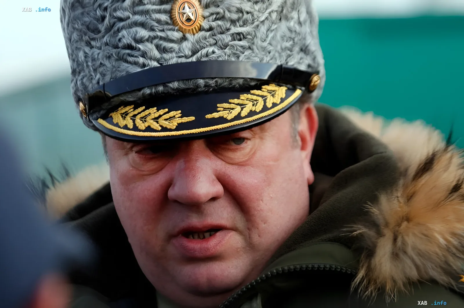 Abgeordneter Gurulew in Militäruniform mit Pelzmütze, dessen Telegram-Kanal gehackt wurde, um Falschmeldungen über Mobilisierung und 'Drohnenmauer' zu verbreiten