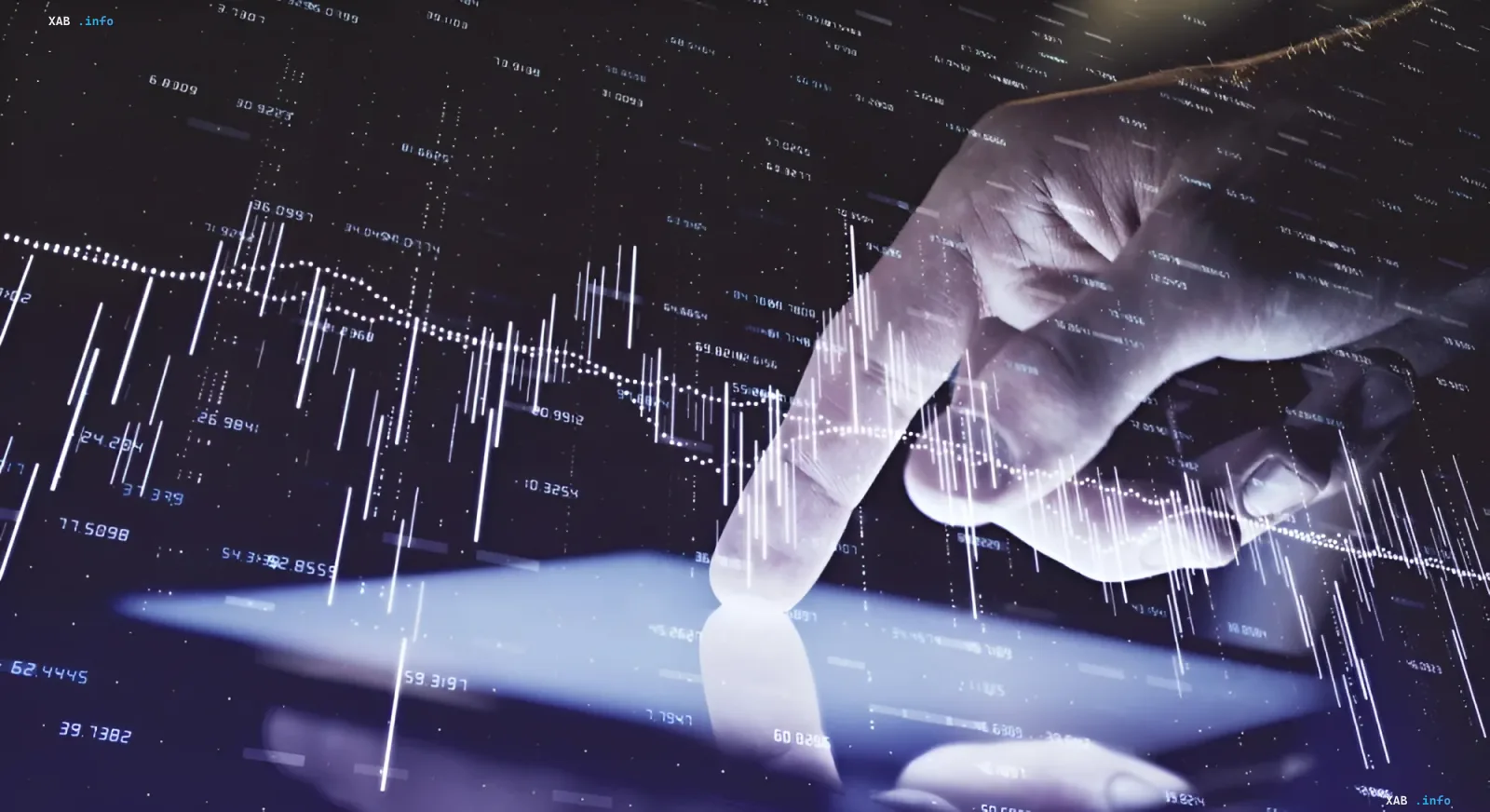 Manuelle Datenanalyse auf einem digitalen Bildschirm mit Diagrammen, die die Arbeit von Nachrichtendiensten zur Aufdeckung von Spionagesoftware in den Telefonen von Beamten symbolisiert.