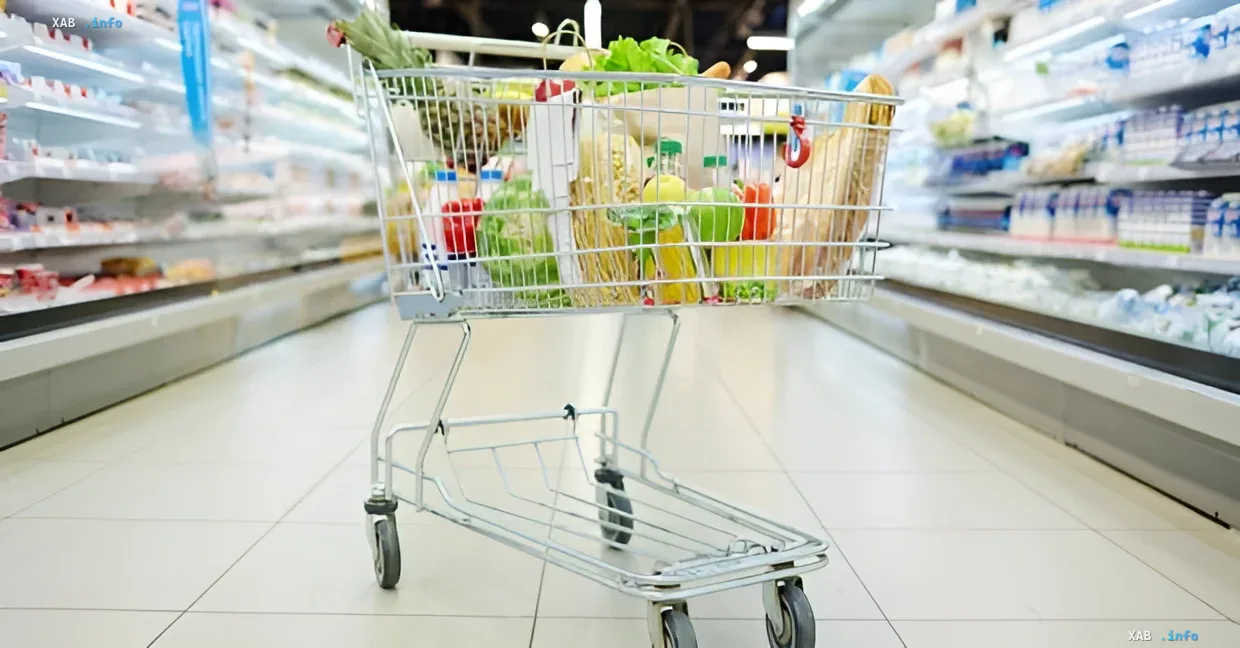Тележка с продуктами в супермаркете символизирует слияние сетей «Фора» и «Бадьорий» в Киеве