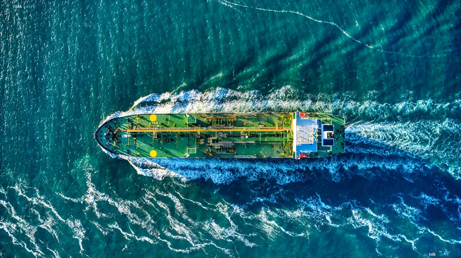 LNG carrier ship in the open sea, symbolizing the shadow fleet of Qatar and UAE to bypass sanctions