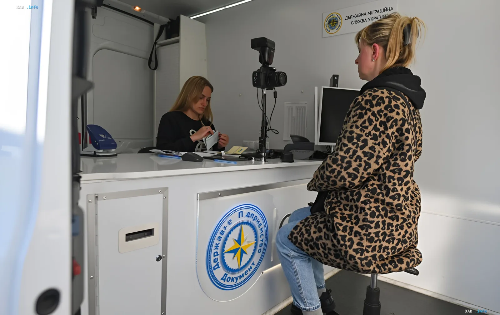 Citizen receives Ukrainian document at mobile office of state enterprise 'Document' in EU