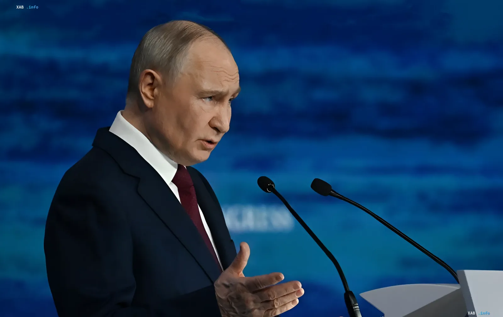 Володимир Путін виступає на ПМЄФ, відповідаючи на листа Зеленського та відкидаючи переговори щодо Донбасу