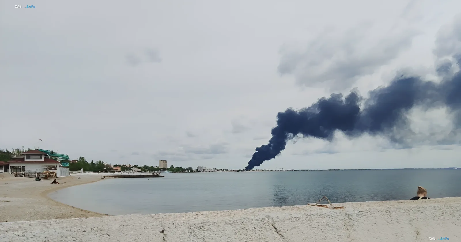 Черный дым над Крымом: последствия удара по стратегической нефтебазе под Керчью