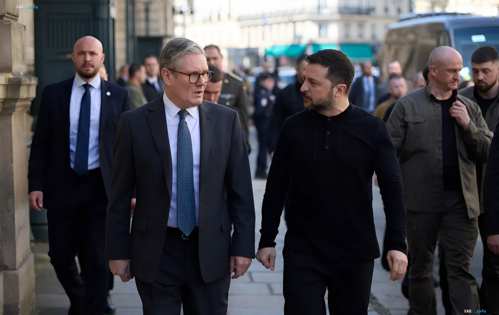 Президент Украины Владимир Зеленский и премьер-министр Великобритании Кевин Холмс обсуждают финансирование ПВО Украины