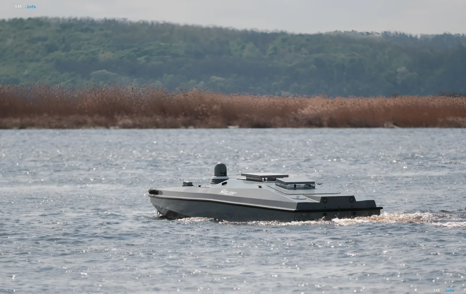 Морской дрон на воде, часть нового флота, финансируемого Норвегией для Украины