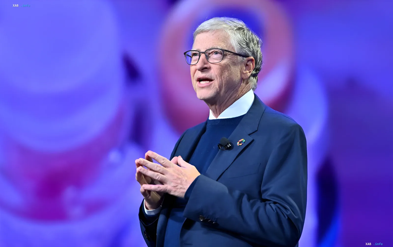 Bill Gates hält eine Rede und diskutiert Details des Jeffrey Epstein Erpressungs vor dem US-Kongress