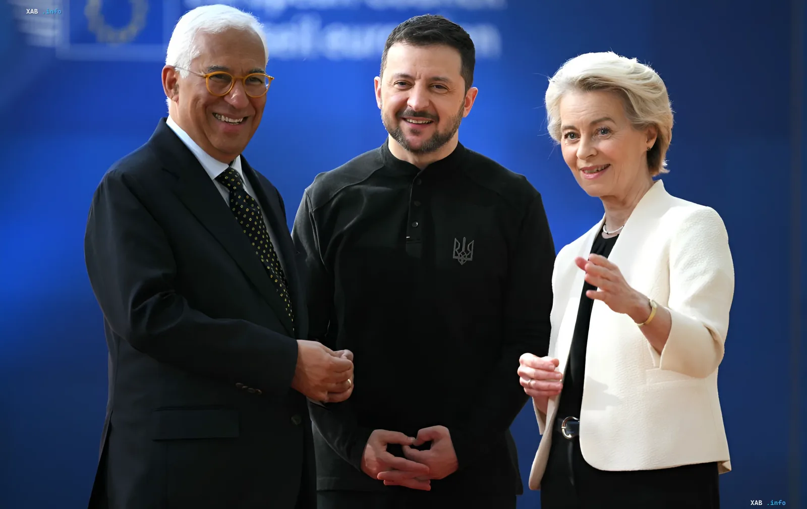 Presidents of Ukraine and Moldova with the President of the European Commission against the backdrop of the EU logo, symbolizing the start of accession negotiations