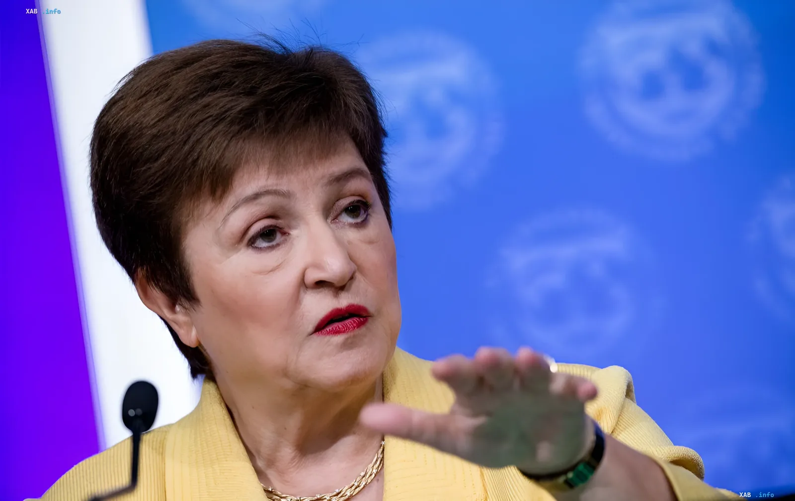 Міністр фінансів України в жовтій блузці обговорює умови отримання $690 млн від МВФ та податкові реформи